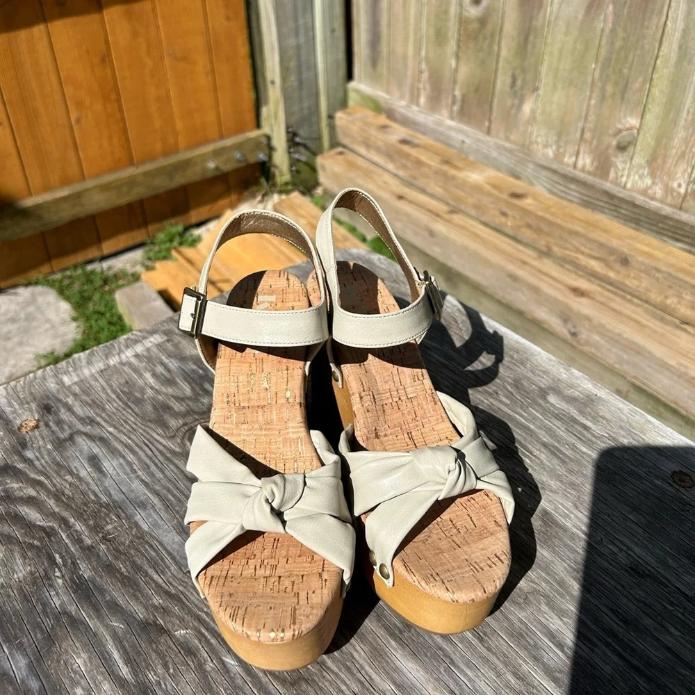 Korks Women's Dawson Wedge Platform Sandals‎ Off White Size 9